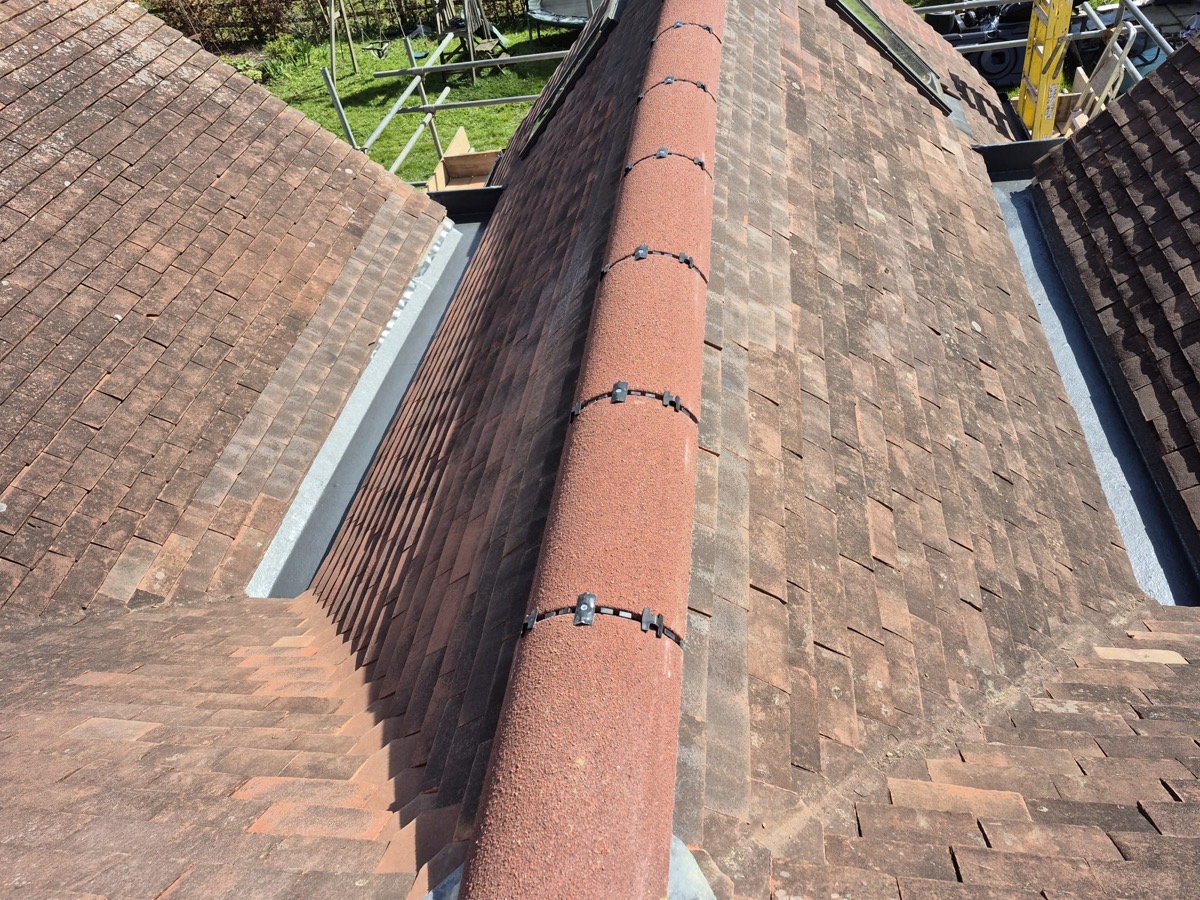 Clay roof tile ridge and re-tiling work